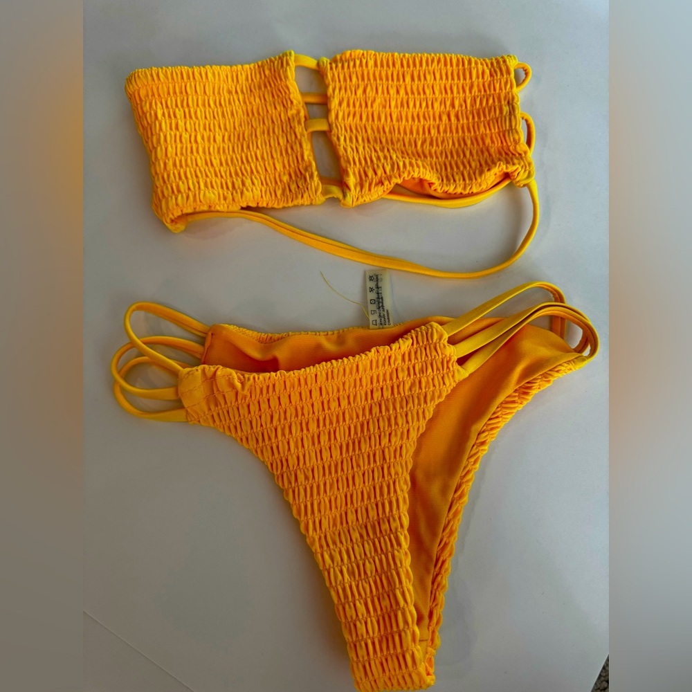 Zaful yelloq Swim bikini set Size 4